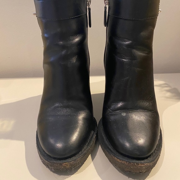 Classic Chanel CC lock bootie - Picture 3 of 9